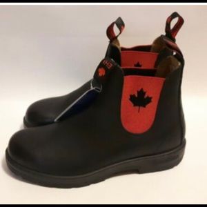 ISO New 1474 Canada Blundstones. Size 5 or 5 .5 Blundstone/Australian (8.5 US)